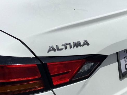 Used 2025 Nissan Altima 2.5 SV FWD image 26