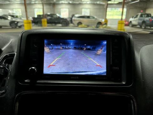 Used 2019 Dodge Grand Caravan SE w/ UConnect Hands-Free Group image 23