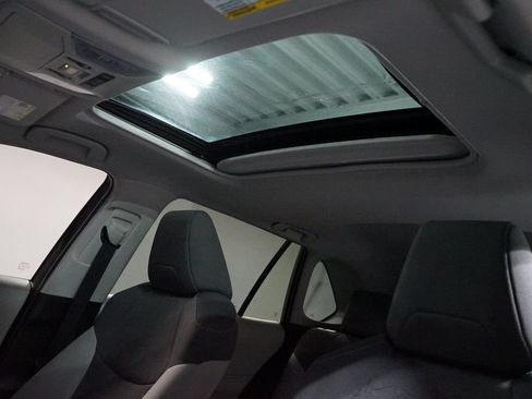 Certified 2022 Toyota RAV4 XLE w/ Convenience Package FWD image 33
