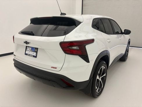Certified 2025 Chevrolet Trax RS FWD image 18