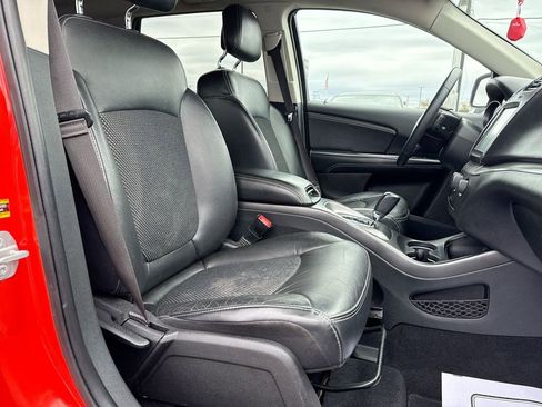 Used 2019 Dodge Journey Crossroad image 23