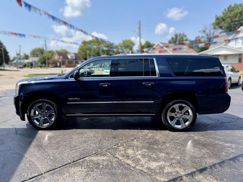 Used 2019 GMC Yukon XL Denali w/ Denali Ultimate Package AWD/4WD image 5