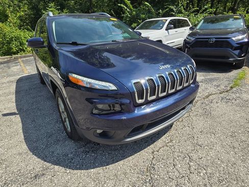 Used 2016 Jeep Cherokee Latitude AWD/4WD image 11
