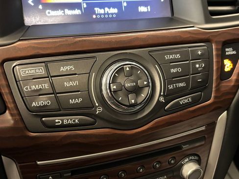 Used 2017 Nissan Pathfinder Platinum AWD/4WD image 16