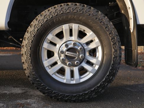 Used 2018 Ford F350 XLT image 16