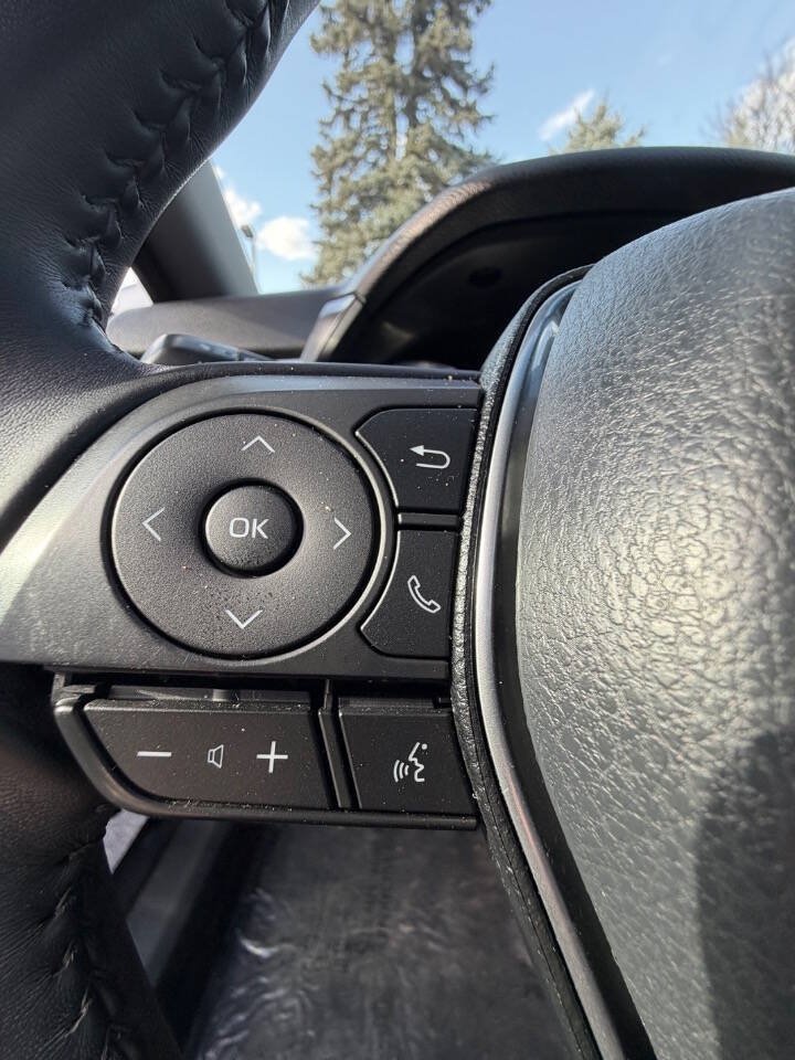Used 2021 Toyota Corolla LE FWD image 12