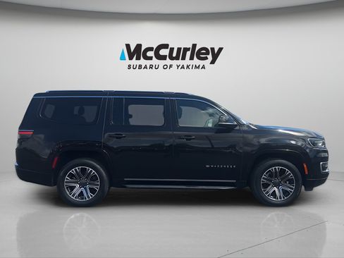 Used 2024 Jeep Wagoneer Series II w/ Flexible Seating Group AWD/4WD image 7