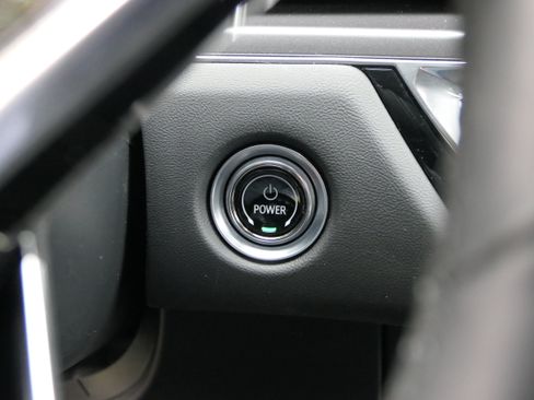 Certified 2024 Cadillac Lyriq Tech RWD image 20