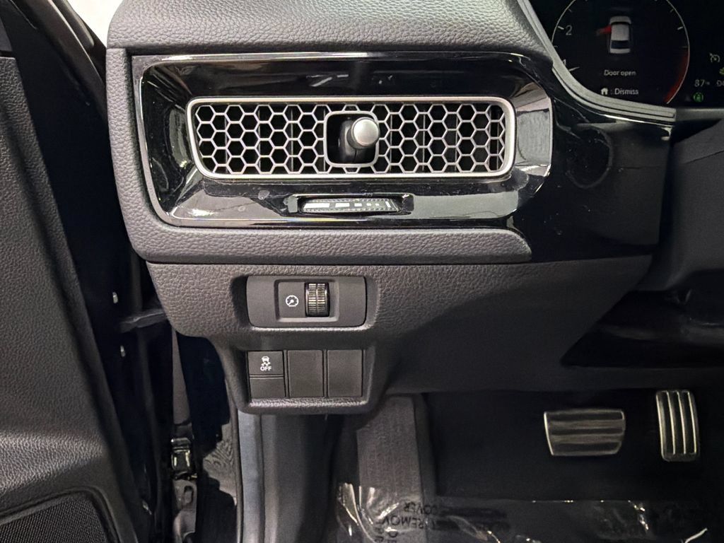Used 2025 Honda Civic Sport image 29
