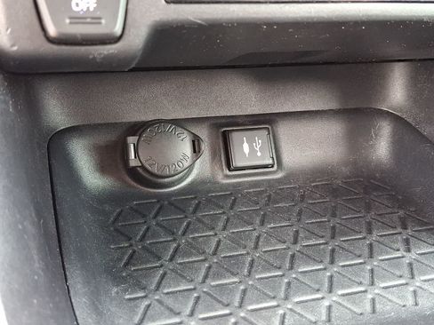 Certified 2019 Toyota RAV4 LE AWD/4WD image 27