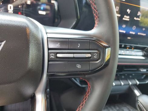 Used 2024 Chevrolet Colorado Z71 image 28