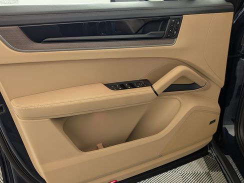 Certified 2026 Porsche Cayenne GTS AWD/4WD image 15