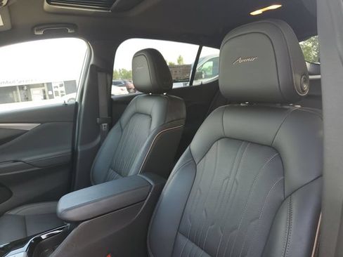 Certified 2024 Buick Envista Avenir FWD image 5