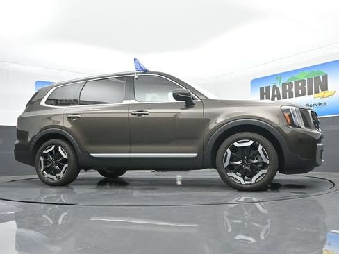 Used 2023 Kia Telluride EX w/ EX Captain's Chair Package FWD image 19