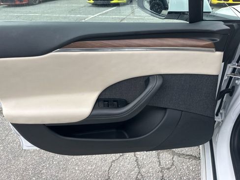 Used 2021 Tesla Model S Plaid image 27
