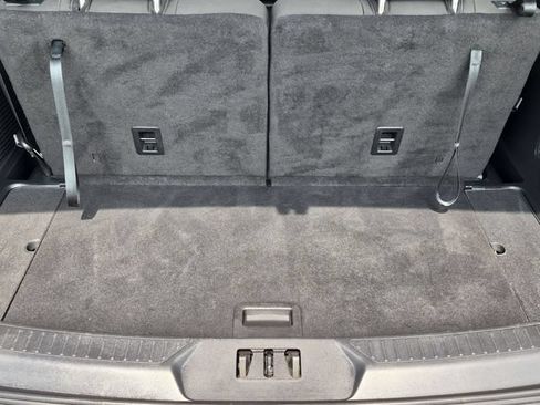Used 2024 Ford Explorer XLT AWD/4WD image 7
