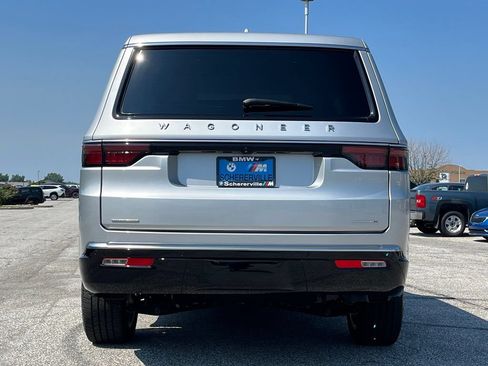 Used 2022 Jeep Wagoneer Series III w/ Premium Group I AWD/4WD image 6