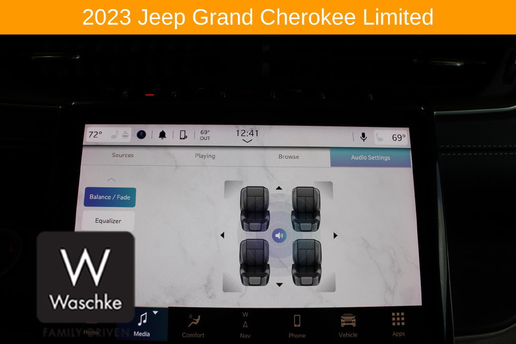 Used 2023 Jeep Grand Cherokee Limited w/ Trailer Tow Prep Group (B) AWD/4WD image 50