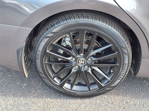 Used 2022 Toyota Camry XSE FWD image 10