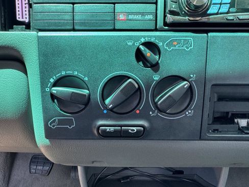 Used 1997 Volkswagen Eurovan Camper FWD image 16