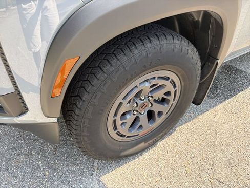 Used 2025 Nissan Frontier Pro-X w/ Pro Convenience Package RWD image 10
