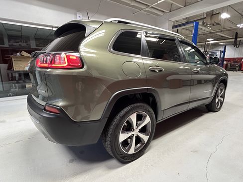Used 2019 Jeep Cherokee Limited w/ Luxury Group AWD/4WD image 9