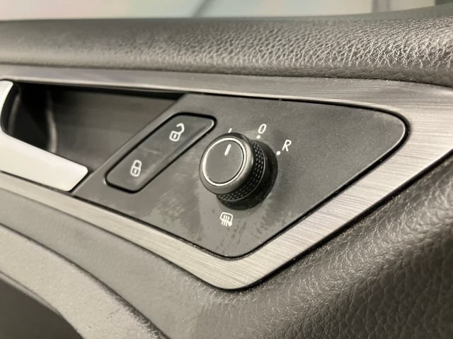 Used 2020 Volkswagen Golf 4-Door FWD image 44