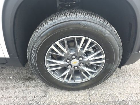 New 2026 Chevrolet Traverse LT image 9