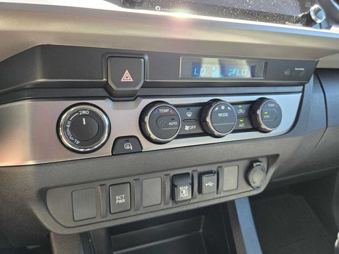 Certified 2021 Toyota Tacoma SR5 AWD/4WD image 35