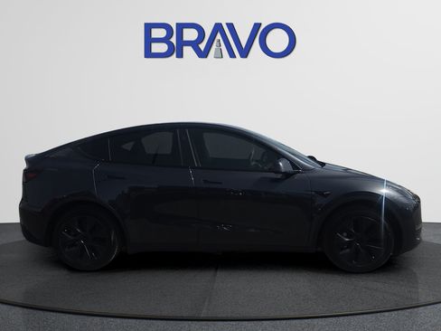 Used 2025 Tesla Model Y Long Range RWD image 5