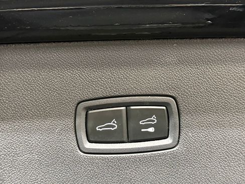 Used 2025 Porsche Cayenne Coupe AWD/4WD image 29