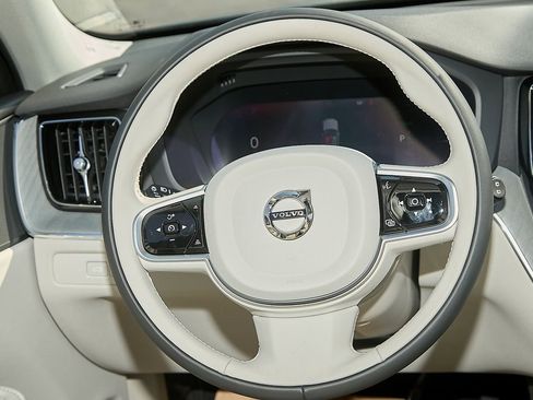 New 2025 Volvo XC60 T8 Plus w/ Protection Package Premier image 21