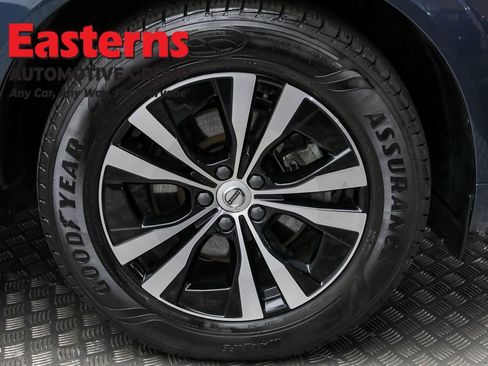 Used 2023 Volvo XC60 B5 Core image 31