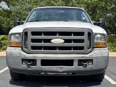 Used 2005 Ford F250 Lariat image 4