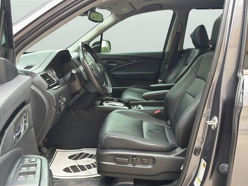 Used 2016 Honda Pilot Touring image 11