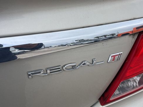 Used 2013 Buick Regal Premium image 14