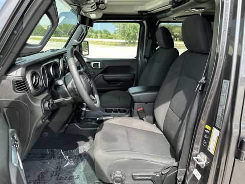 Certified 2023 Jeep Wrangler Unlimited w/ Cold Weather Group AWD/4WD image 10