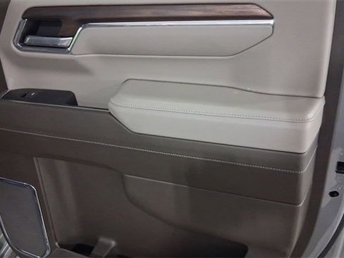 Used 2024 GMC Sierra 1500 SLT w/ SLT Premium Plus Package image 17