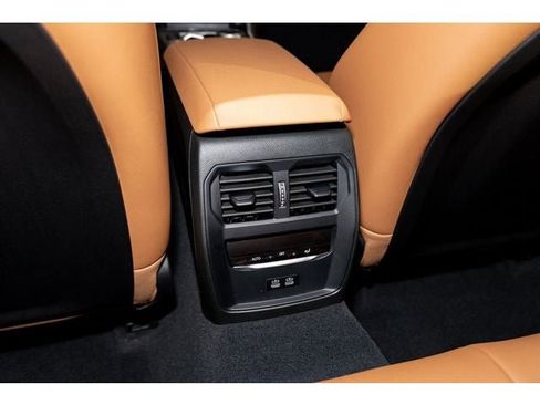 New 2026 BMW 330i xDrive Sedan w/ Premium Package image 76