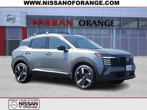 New 2026 Nissan Kicks SR w/ SR Premium Package AWD/4WD image 1