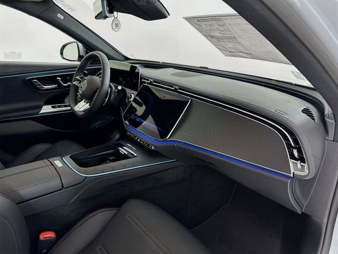 New 2026 Mercedes-Benz E 53 AMG e 4MATIC Sedan image 32
