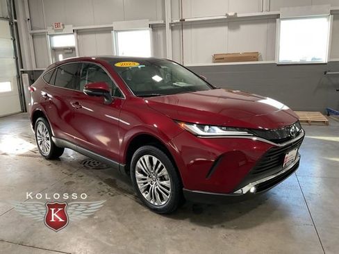Used 2023 Toyota Venza Limited image 1