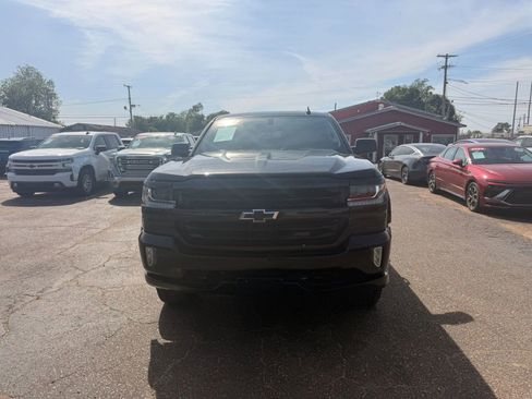Used 2017 Chevrolet Silverado 1500 LT w/ Midnight Edition AWD/4WD image 3