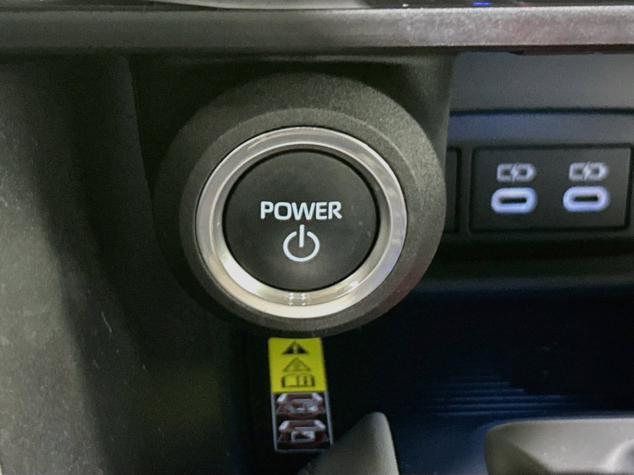 Used 2024 Toyota Venza LE AWD/4WD image 20