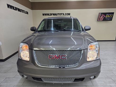 Used 2013 GMC Yukon Denali RWD image 3