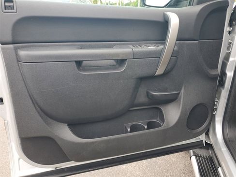 Used 2013 GMC Sierra 1500 SLE image 16