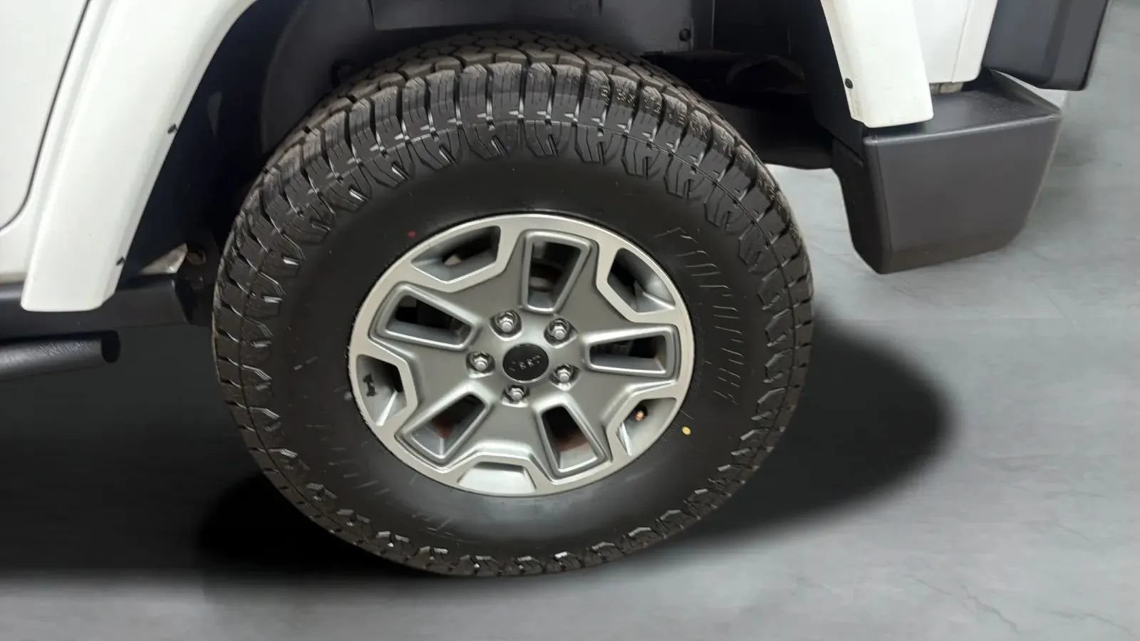 Used 2015 Jeep Wrangler Unlimited Rubicon w/ Connectivity Group AWD/4WD image 25