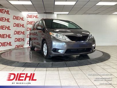 Used 2013 Toyota Sienna LE w/ Towing Pkg