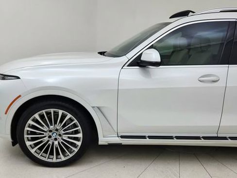 Used 2025 BMW X7 xDrive40i w/ Executive Package image 10