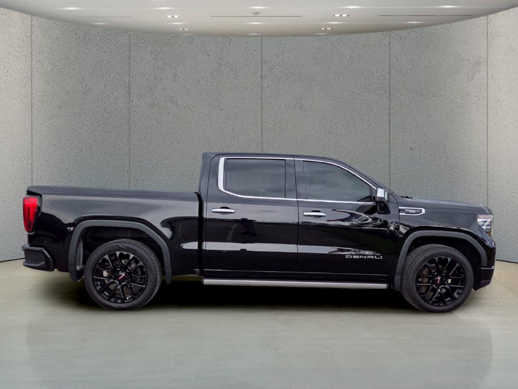 Used 2023 GMC Sierra 1500 Denali w/ Denali Carbonpro Edition AWD/4WD image 3